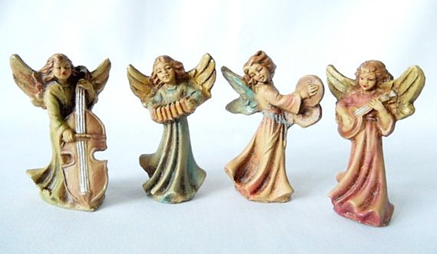 Miniature angel figurines made in Italy